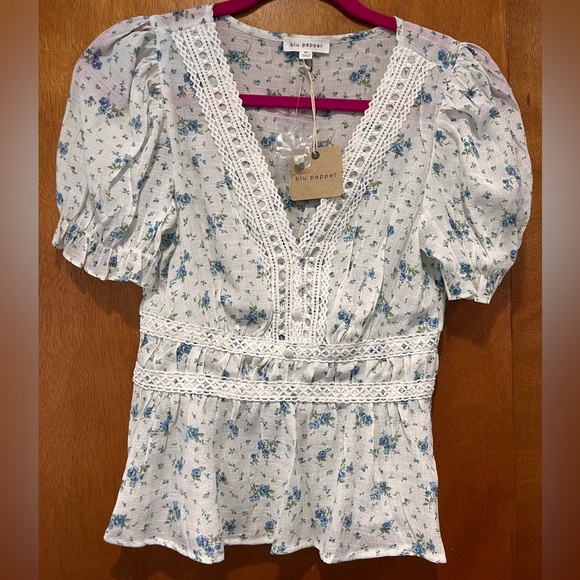 Blu Pepper Tops - NWT Blu Pepper White Floral Women's Top